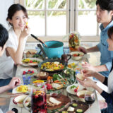 ママ友・パパ友不倫③｜ランチ・ホームパーティーという「日常の密室」